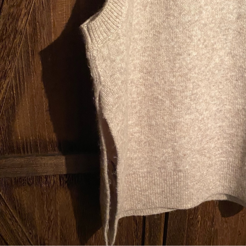 H&M Cream Sweater Vest - Picture 5 of 6